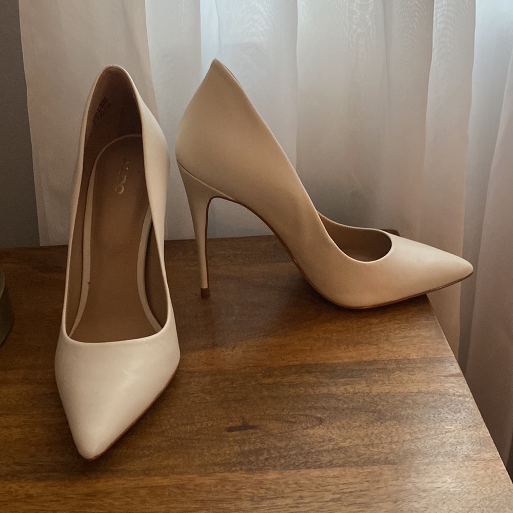 Aldo white leather stiletto heel